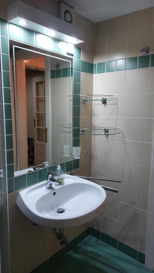 Family Apartman Gyula Zewnętrze zdjęcie