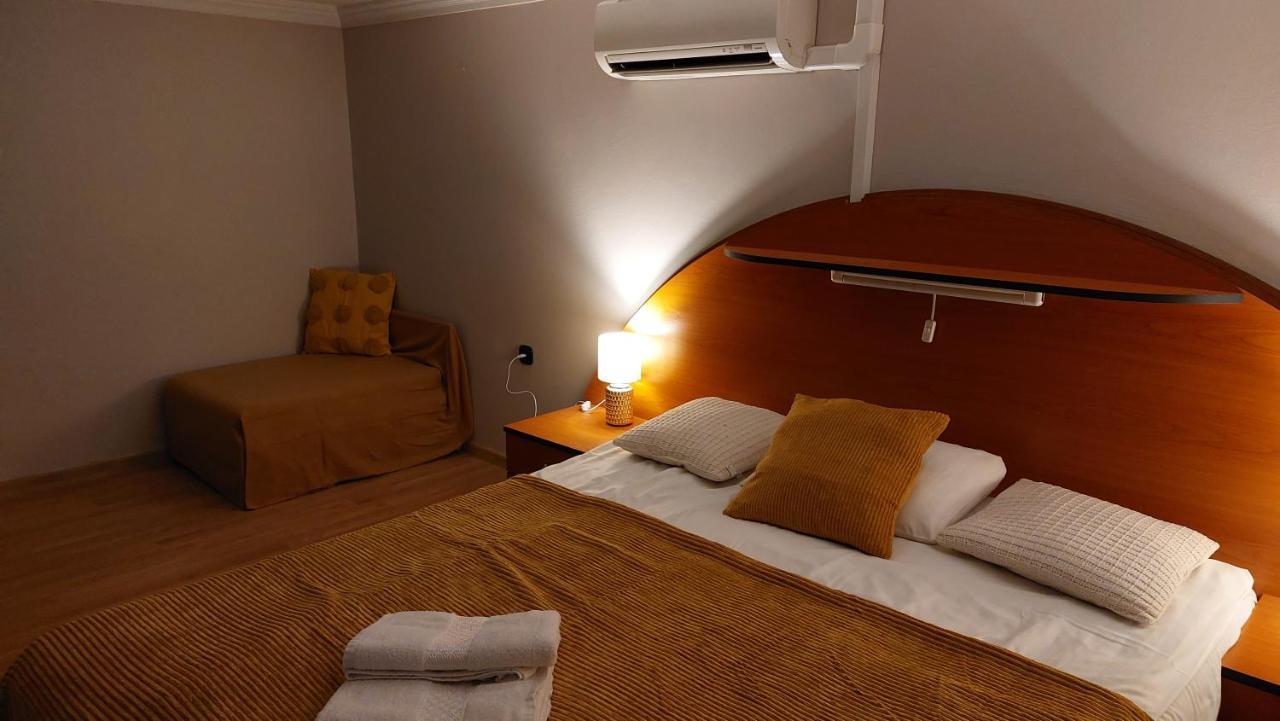 Family Apartman Gyula Zewnętrze zdjęcie
