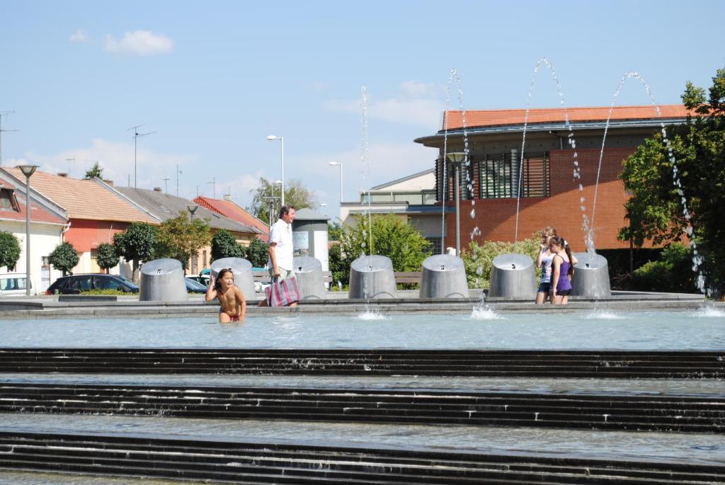 Family Apartman Gyula Zewnętrze zdjęcie