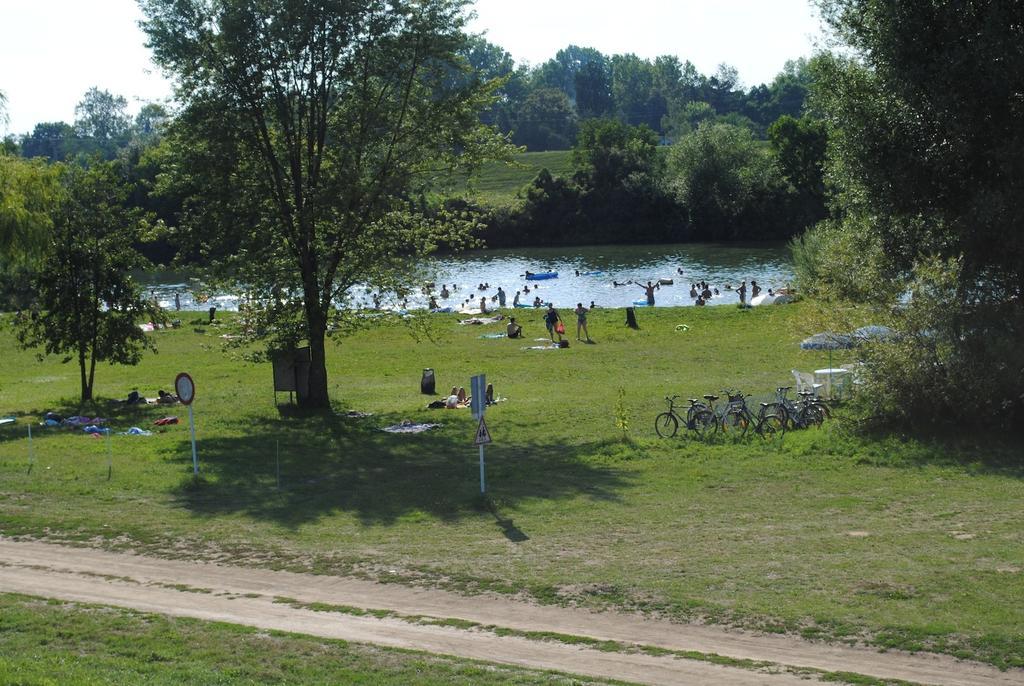 Family Apartman Gyula Zewnętrze zdjęcie